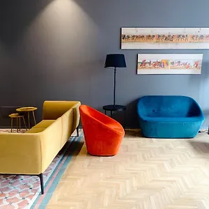 4* Hotel Re Sale